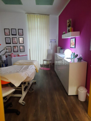 schoenes-kosmetikstudio-in-berlin-13465-zur-Uebernahme-bereit